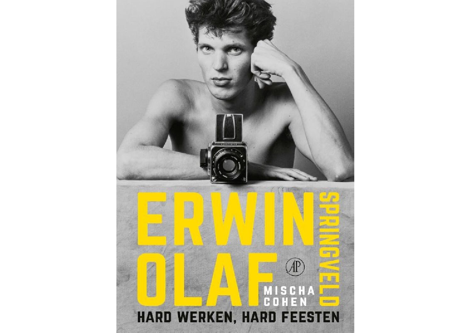 Erwin Olaf Springveld: Hard werken, hard feesten – Mischa Cohen